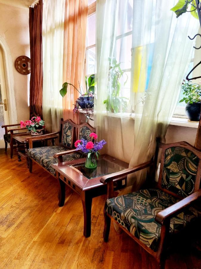 Polonia Tbilisi House Hotel Bagian luar foto