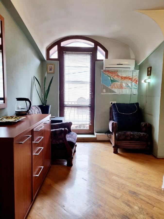 Polonia Tbilisi House Hotel Bagian luar foto