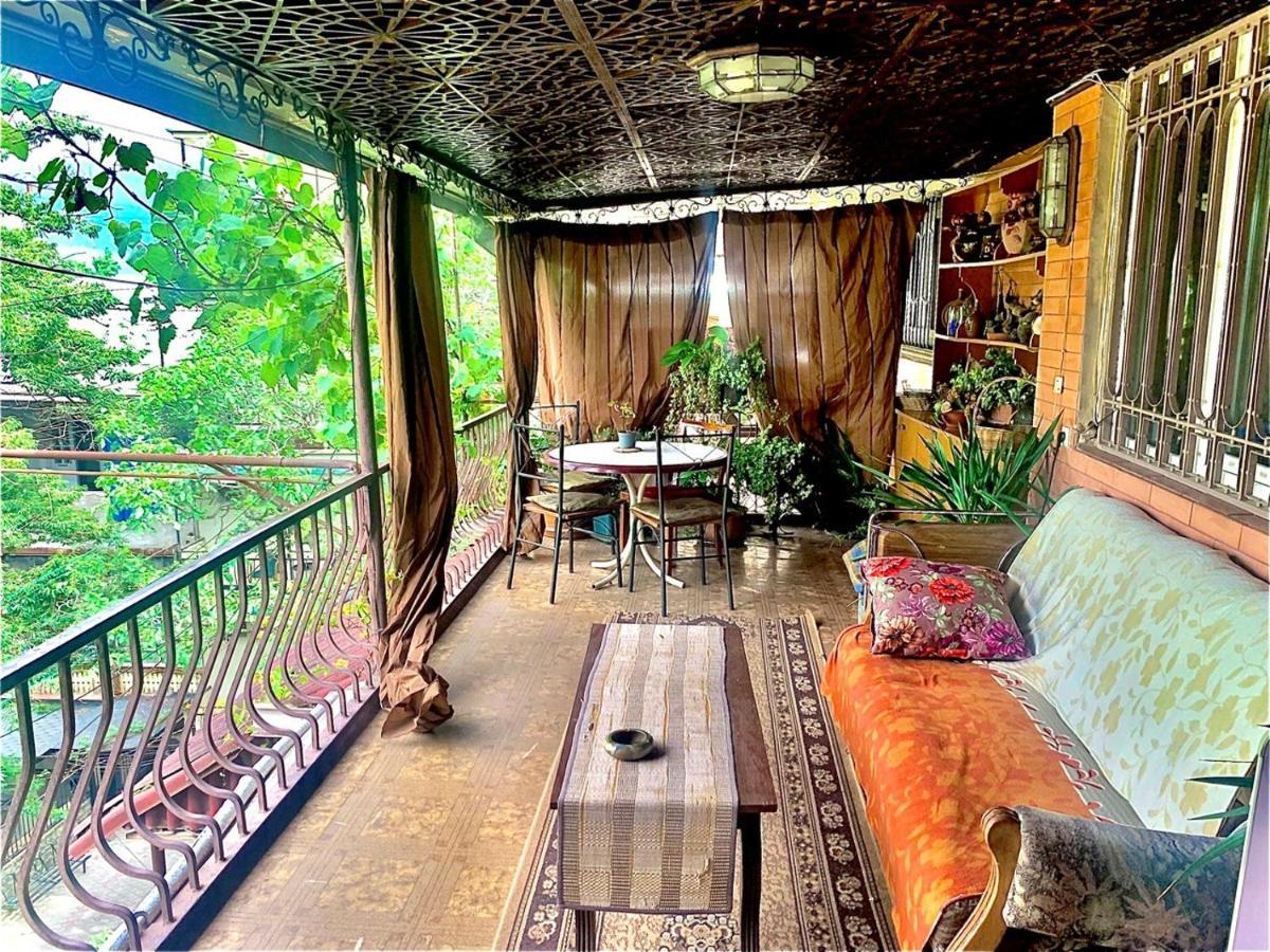 Polonia Tbilisi House Hotel Bagian luar foto