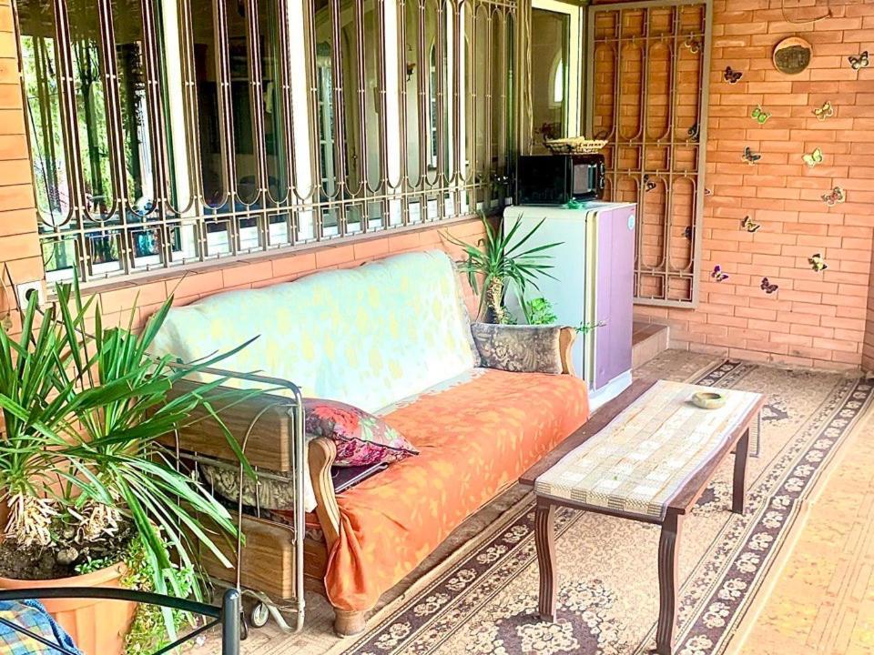 Polonia Tbilisi House Hotel Bagian luar foto